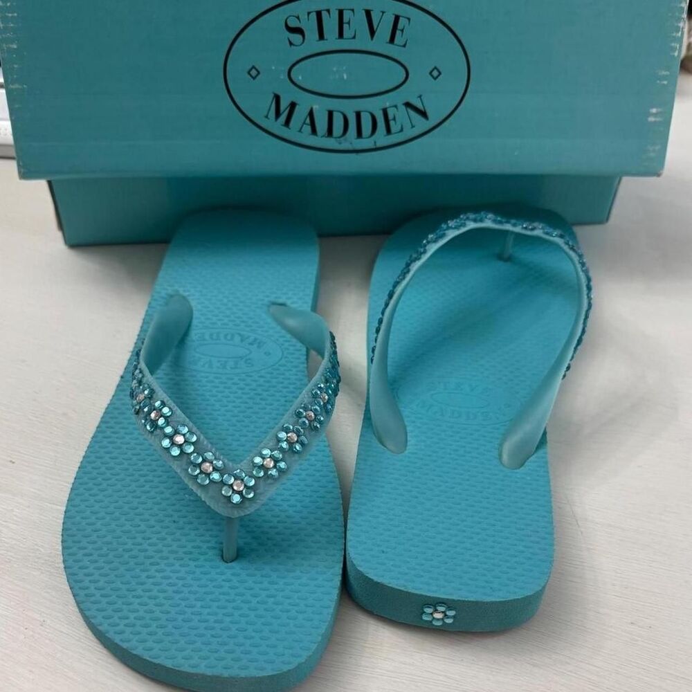 NIB Vintage Y2K Steve Madden Blue Rhinestone Beaded Flip Flops Sandals, Size 8